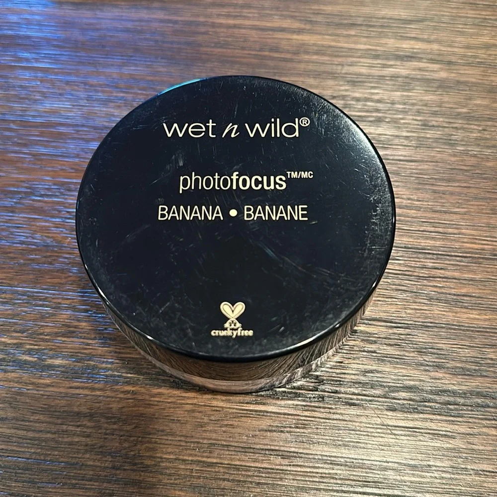 5/$25!! Wet N Wild photo focus banana loose setting powder